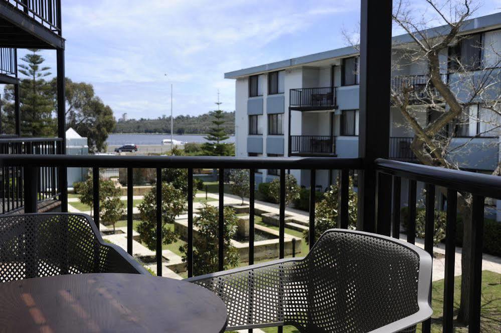 Lodestar Waterside Apartments Perth Bagian luar foto