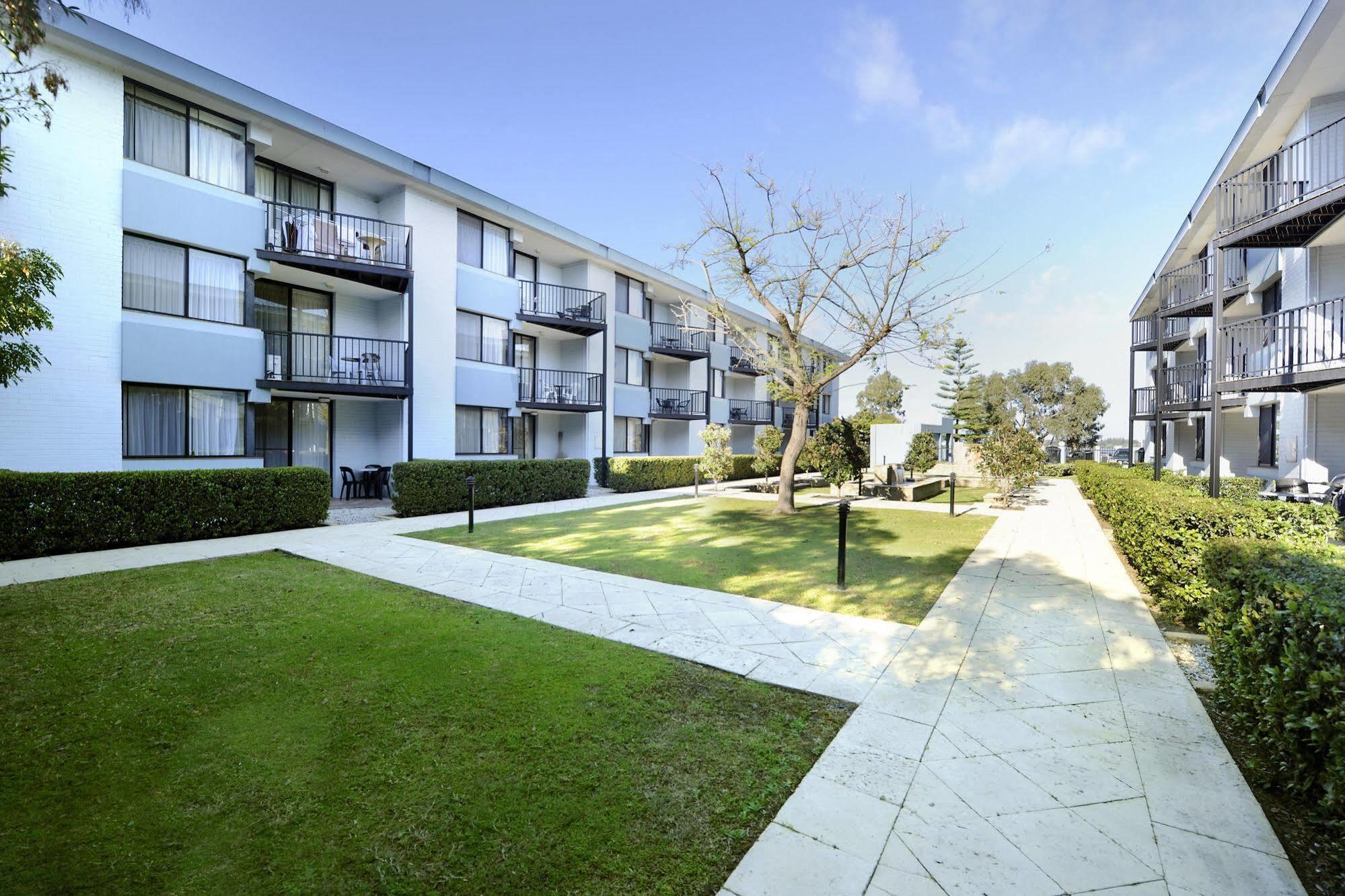 Lodestar Waterside Apartments Perth Bagian luar foto