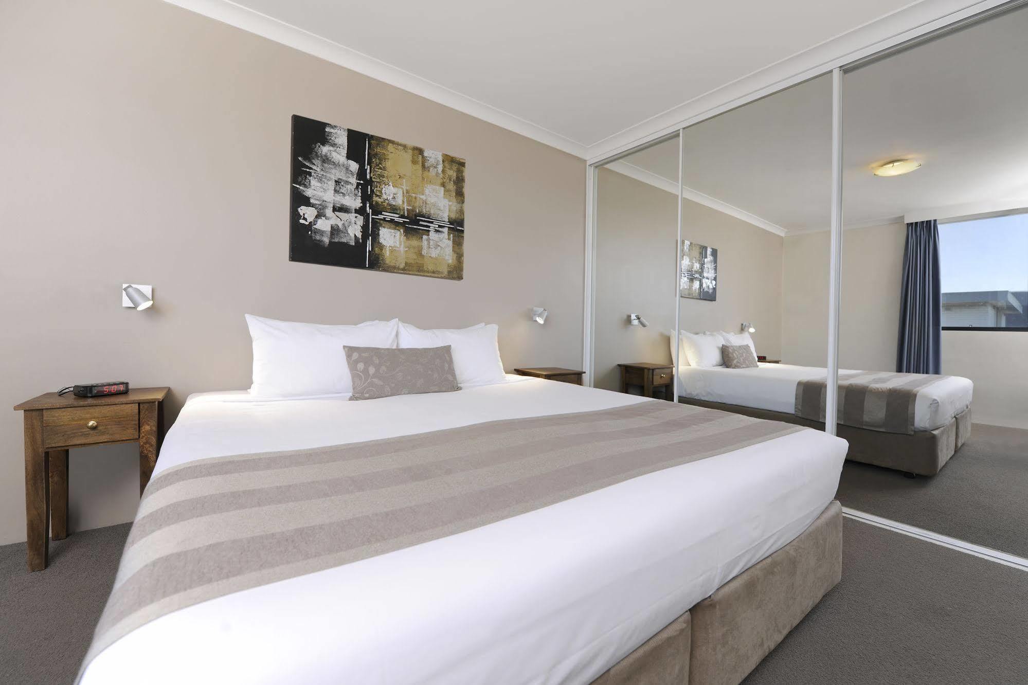 Lodestar Waterside Apartments Perth Bagian luar foto
