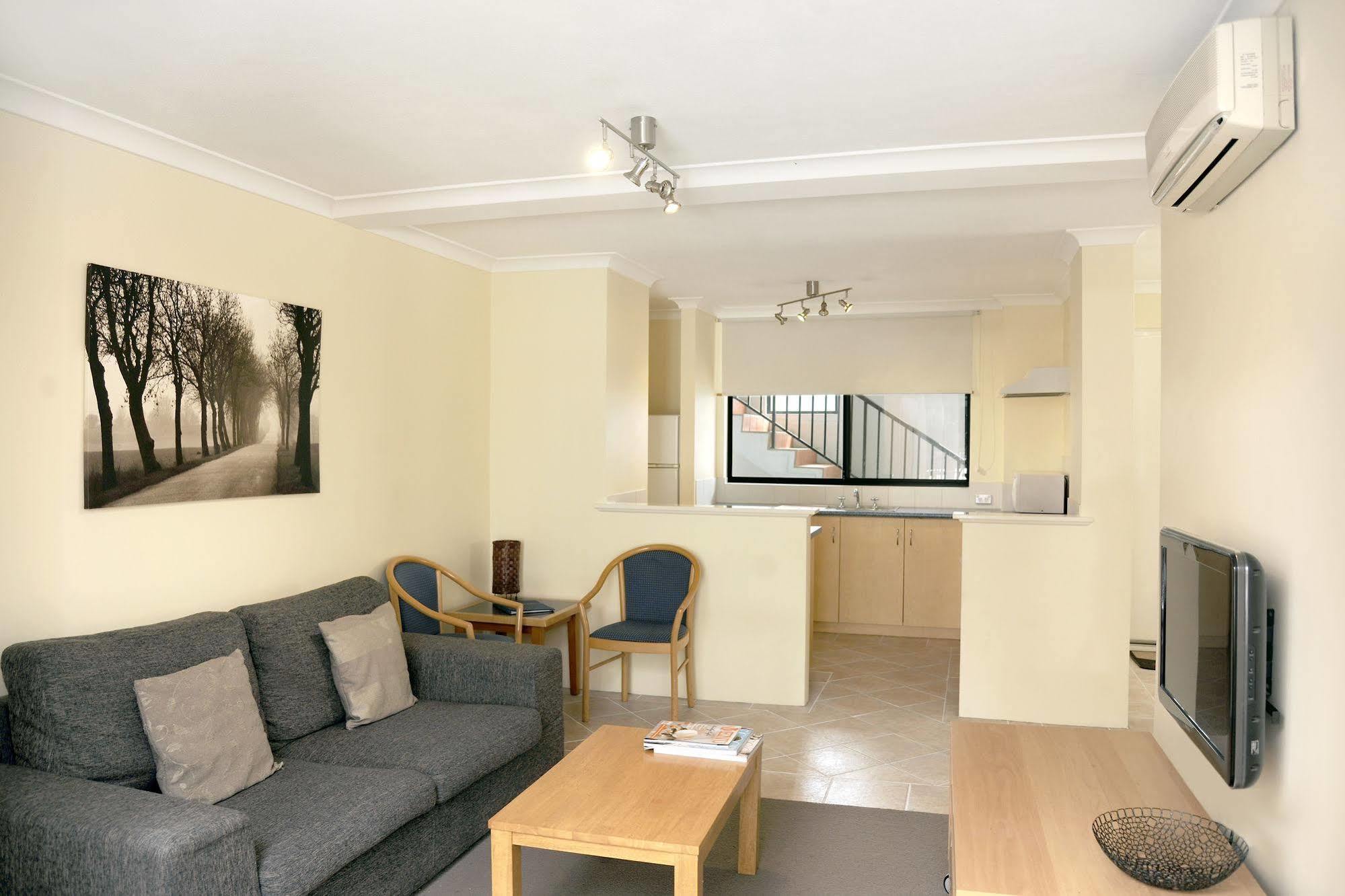 Lodestar Waterside Apartments Perth Bagian luar foto