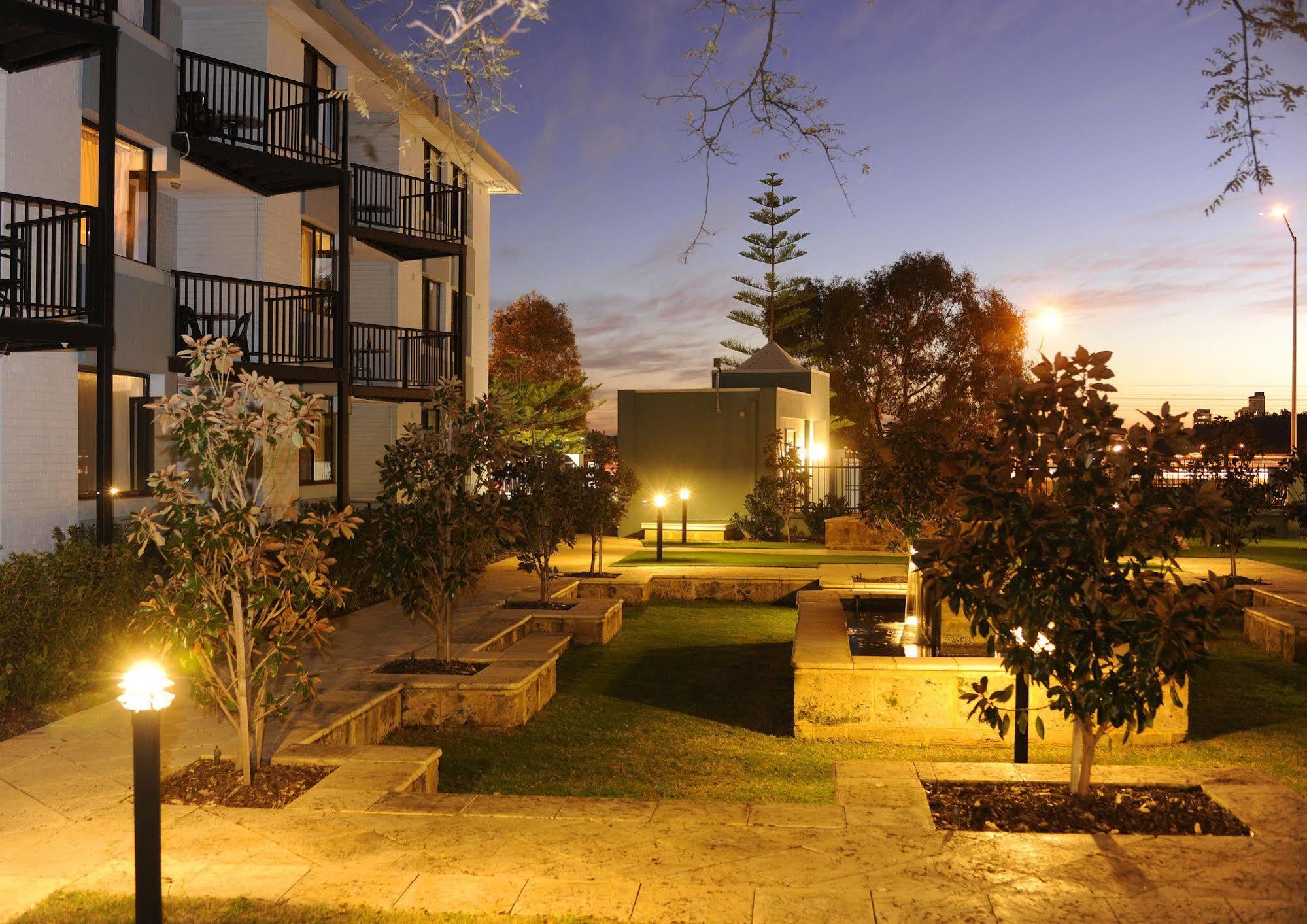 Lodestar Waterside Apartments Perth Bagian luar foto
