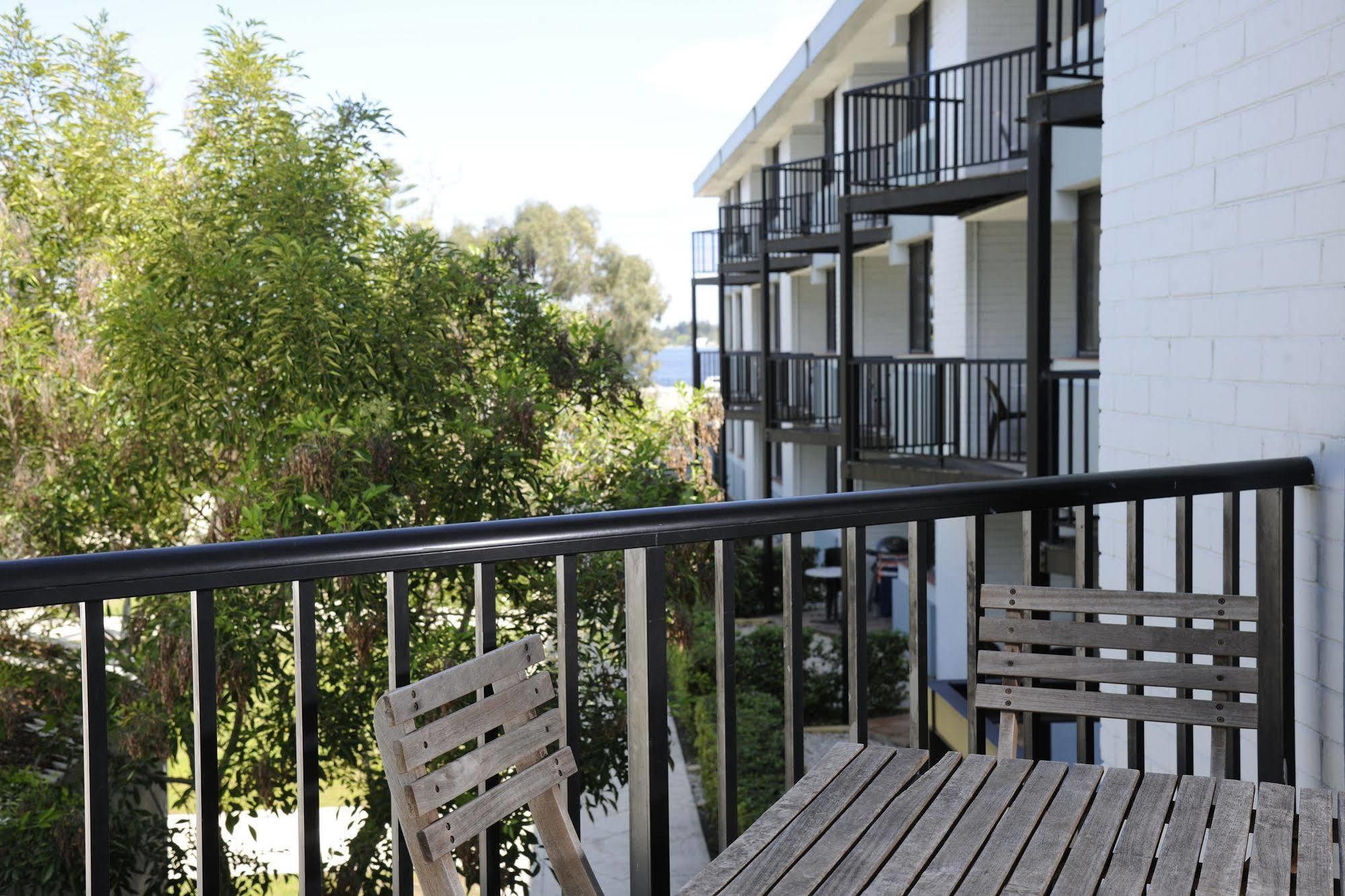 Lodestar Waterside Apartments Perth Bagian luar foto