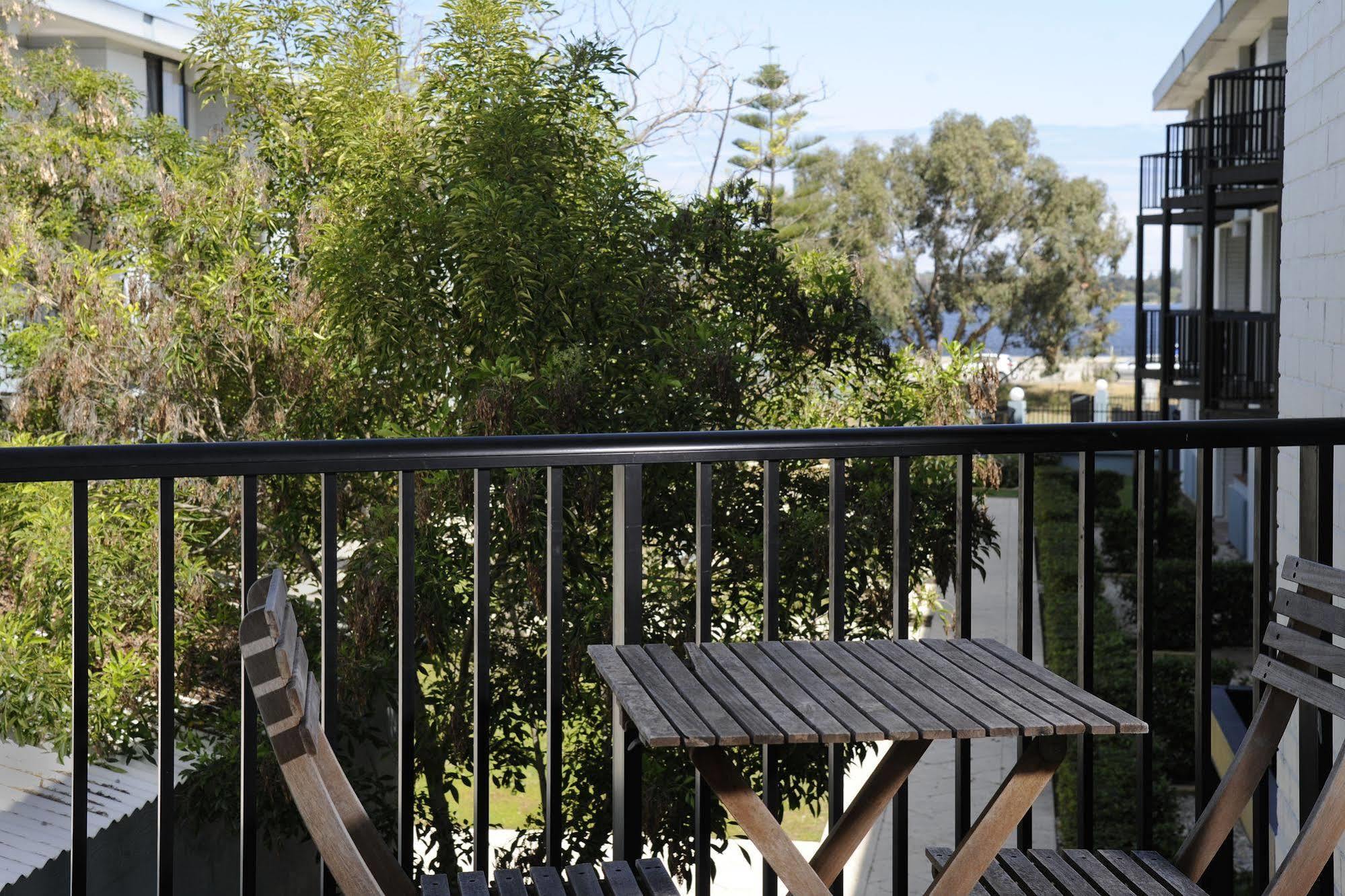 Lodestar Waterside Apartments Perth Bagian luar foto