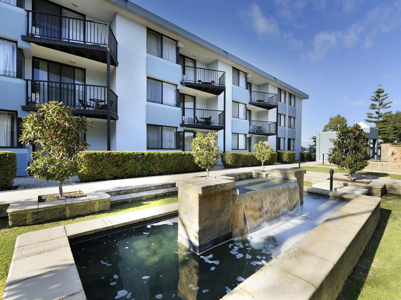 Lodestar Waterside Apartments Perth Bagian luar foto